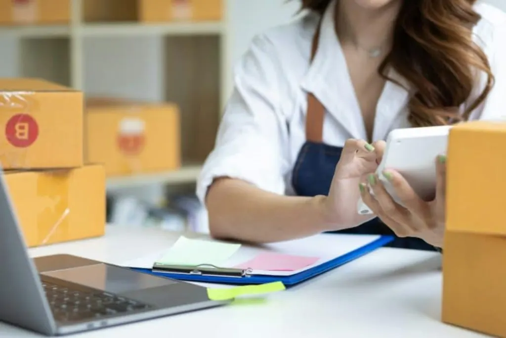 Incredibile! La Francia mette fine al «tutto gratis» sulle consegne di libri online di Amazon!